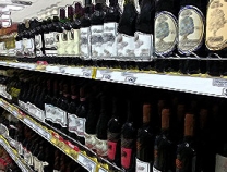 Владельцев магазинов, где продают алкоголь несовершеннолетним, лишат лицензии - Медведев